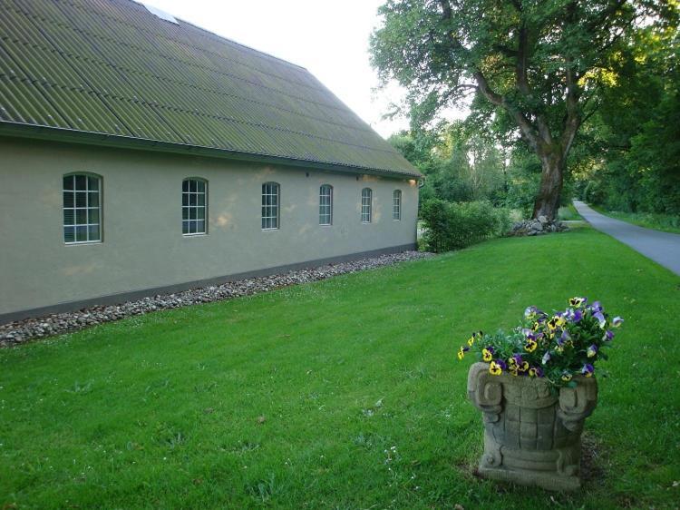Engelsholm Bed & Breakfast Bredsten  ภายนอก รูปภาพ